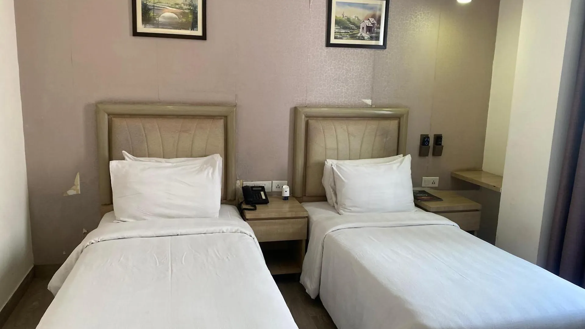 Hotel Paradise Inn Agra  Agra (Uttar Pradesh)